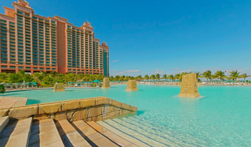 Atlantis resort pool